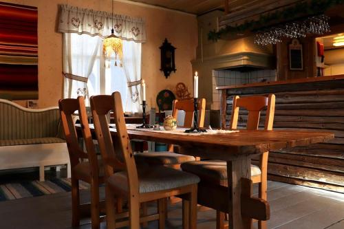 Χώρος καθιστικού στο Ralph Lundstengården (Farmhouse Lodge)