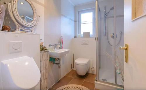 Ένα μπάνιο στο Maintal Apartment 1