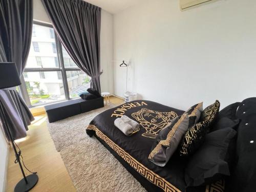 Lova arba lovos apgyvendinimo įstaigoje Country Garden Danga Bay 2 Rooms 2 Bathrooms by KS