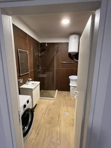 5th Floor Apartment 2+1 Qerret - Imazhi 3