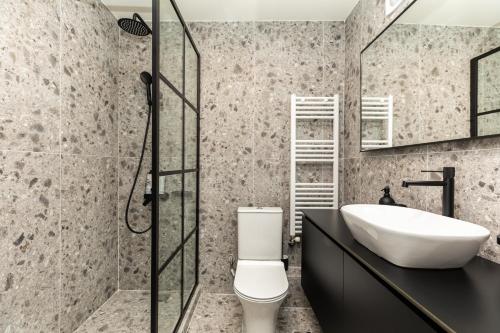 Vista by halu!: Spacious City Centre Home