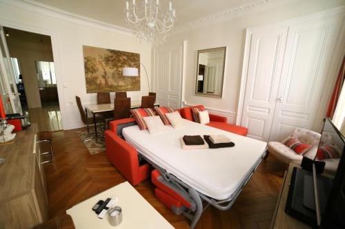 Coin salon dans l'établissement La Suite Lanterne