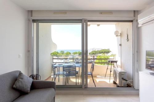 Chez Olivier - Magnifique studio avec piscine, vue sur la mer et parking