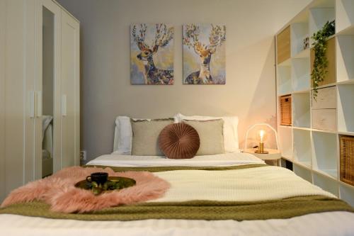 Bucharest's Heartbeat - Cozy Studios on Smardan Street