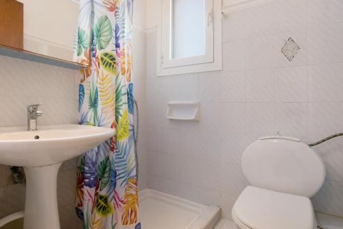 Koupelna v ubytování Areti Orfeas Two-bedroom Apartment