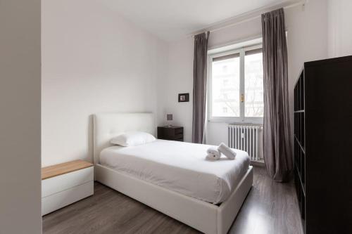 EasyTopStay - Large Apartment Close to Metro