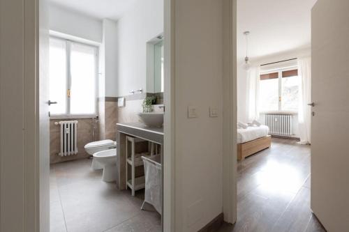 EasyTopStay - Large Apartment Close to Metro