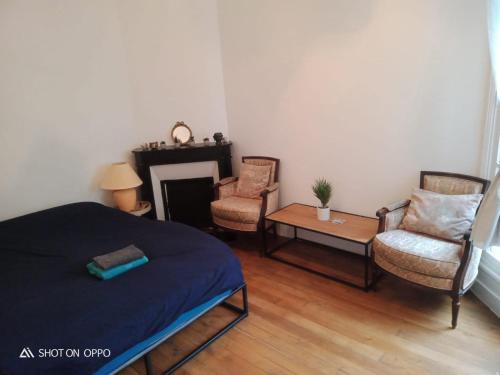 Photo de la galerie de l'établissement Large family typical Parisian Appartment, à Paris