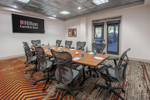 Бизнес-центр и/или конференц-зал в Hilton Garden Inn Scottsdale Old Town