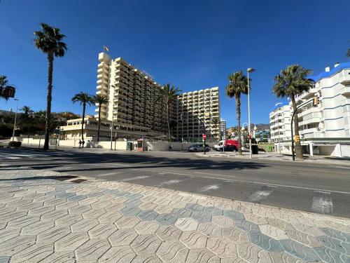 ALO - Beachfront Studio with Sea Views, Pool and Terrace - AC, Benalmádena