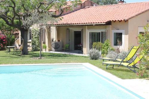 family house with private pool in the heart of the village of le beaucet, at the foot of the ventoux - sleeps 8