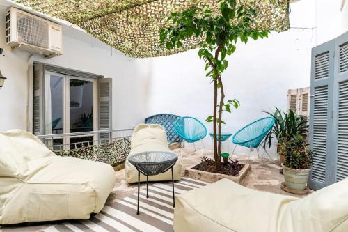 Boutique 52sq apt PLAKA (ΑΤΗ city) w/dream patio