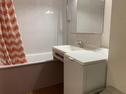 Studio 4 pers avec balcon et WIFI au centre-ville - FR-1-512-278 photo 3