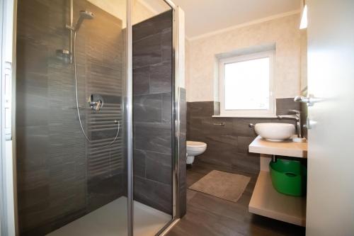 Koupelna v ubytování Casa Ciroch