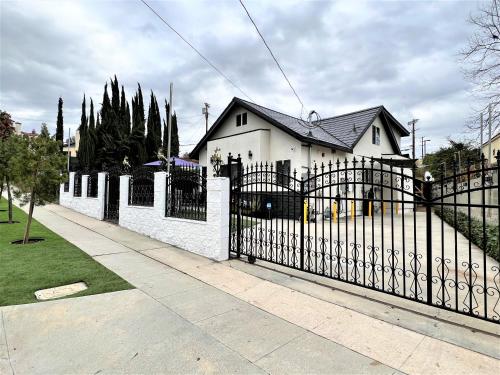 LA HOME-Olympics, Football, NBA, Baseball & Universal Studios photo 14