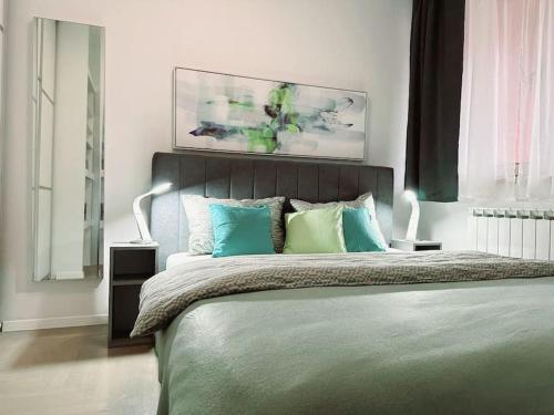 Urban Oasis: Stylish Retreat