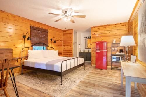 Ένα ή περισσότερα κρεβάτια σε δωμάτιο στο Mount Mitchell Eco Retreat