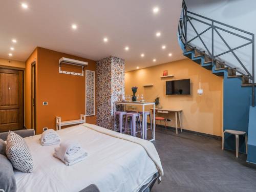 The Best Rent - Colorful loft in Trastevere area