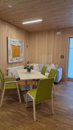 Gambar di galeri bagi Barrierefreies Apartment Ursulinenhof di Oberried