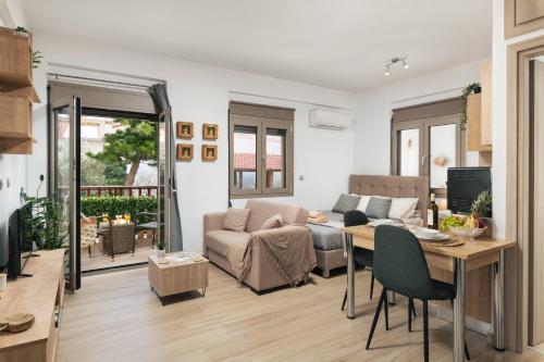 ModernPastel Studio-Near Old Port