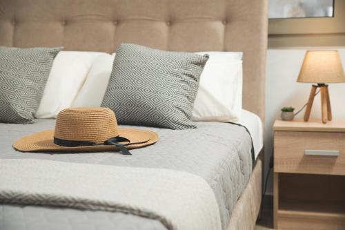 ModernPastel Studio-Near Old Port