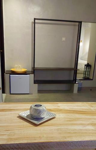 Karlovasi Studiosにあるコーヒーまたはお茶