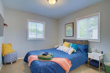 A bed or beds in a room at Cozy Updated Home W Rec Room & Large Backyard