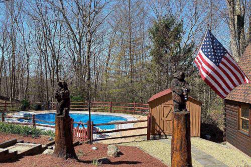 A piscina localizada em The Cozy Moose ou nos arredores