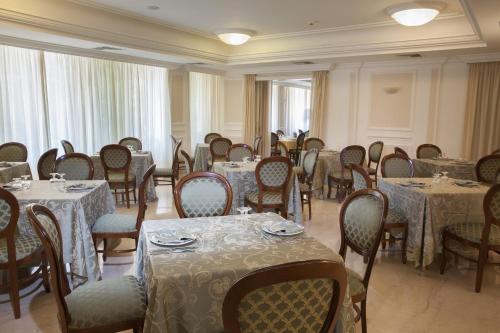 Ruang duduk di Mondial Park Hotel