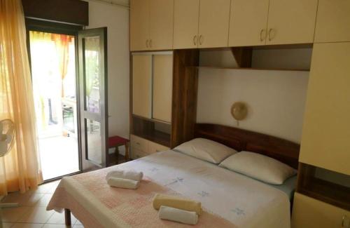 Apartments by the sea Banjol, Rab - 22362