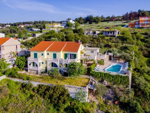 Family-friendly apartments with swimming pool Mastrinka, Ciovo - 22372
