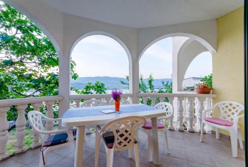 Family-friendly apartments with swimming pool Mastrinka, Ciovo - 22372