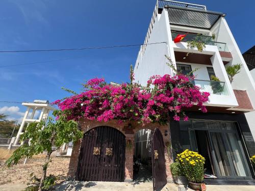 Το κτήριο όπου στεγάζεται  το διαμέρισμα