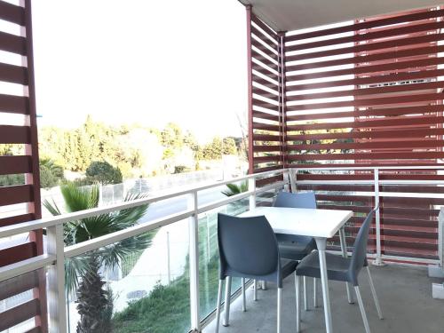 Photo de la galerie de l'établissement Appartement 2P à Argelès-sur-Mer: Clim, Terrasse, Piscine, Parking, Proche plages et commerces - FR-1-776-14, à Argelès-sur-Mer