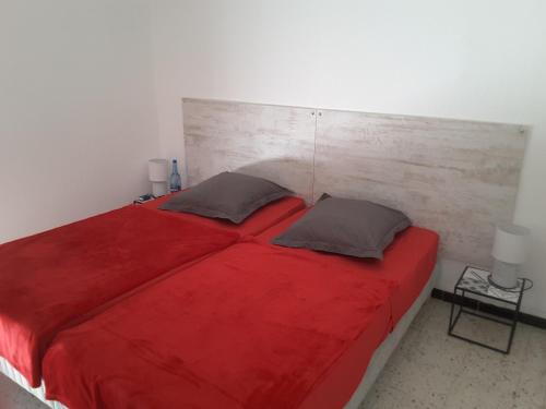 Photo de la galerie de l'établissement Appartement T2 4 Pers. Proche Plage, Vue Montagnes, Terrasse - FR-1-776-24, à Argelès-sur-Mer