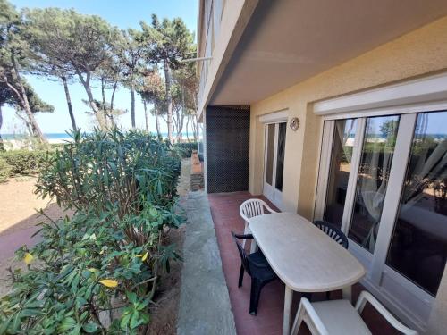 Studio RDC 4 pers, accès direct plage, terrasse vue mer - FR-1-776-55