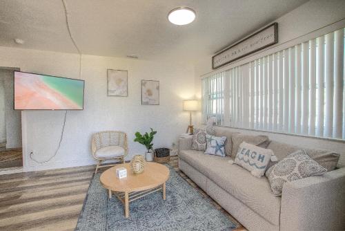 Χώρος καθιστικού στο Daytona Shores Inn and Suites