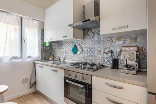 Kuchyň nebo kuchyňský kout v ubytování monji apartment