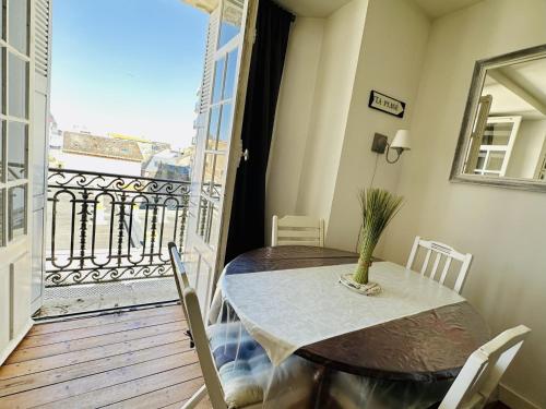 Balkón alebo terasa v ubytovaní Superbe appartement Emplacement exceptionnel cœur des Sables - 4 pers