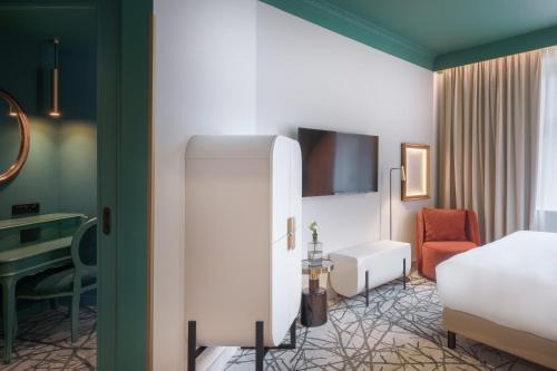 Кровать или кровати в номере Rezydent Hotel Sopot - MGallery Collection