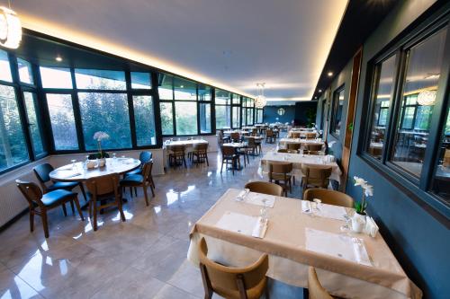 Restoran atau tempat lain untuk makan di Vela Verde Hotel & SPA