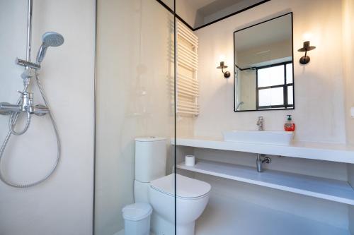 Syntagma square 2 bedrooms 4 pers apartment by MPS