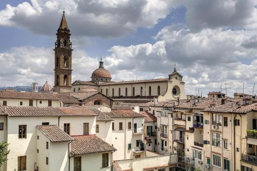 Sant'Agostino Luxury Apartment by Mamo Florence