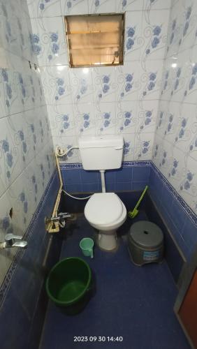 Koupelna v ubytování HOTEL SHREE RAM VIJAY Ujjain Top Rated