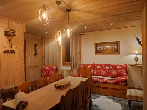Χώρος καθιστικού στο Chalet Mon Idole