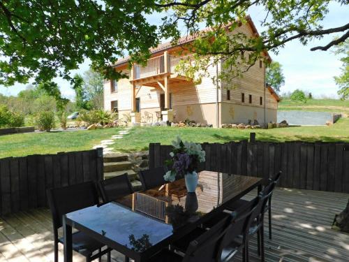 LE HANGAR AVEC PISCINE EN DORDOGNE