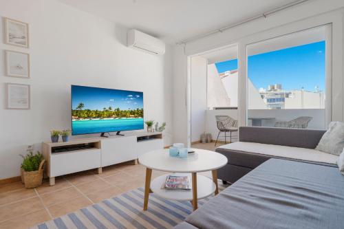City center apartment by Costarentals - Ref 94