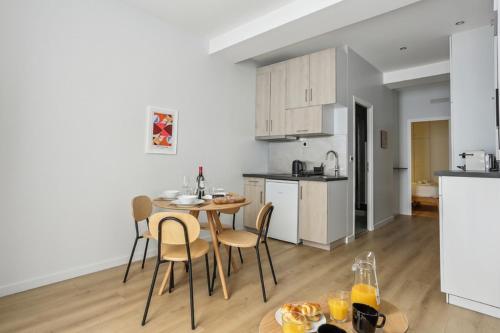 Zonă de luat masa în acest apartament