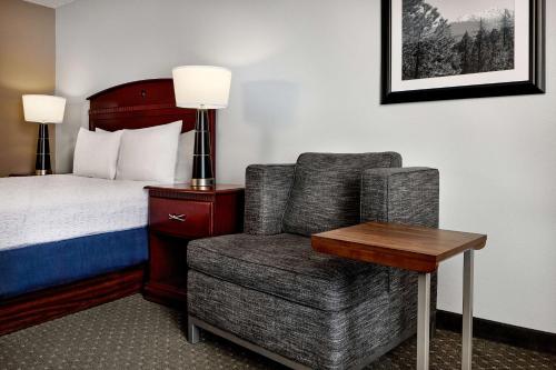 Katil atau katil-katil dalam bilik di Hampton Inn Longmont