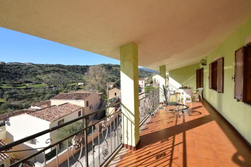 - Balcón de casa con vistas en Appartamento Giovanni, en Budoni